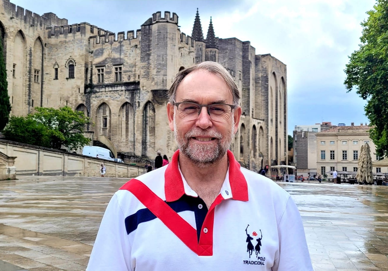 Roberto Soto: Presidente de la Asociación de Profesionales de Bibliotecas Móviles (ACLEBIM)